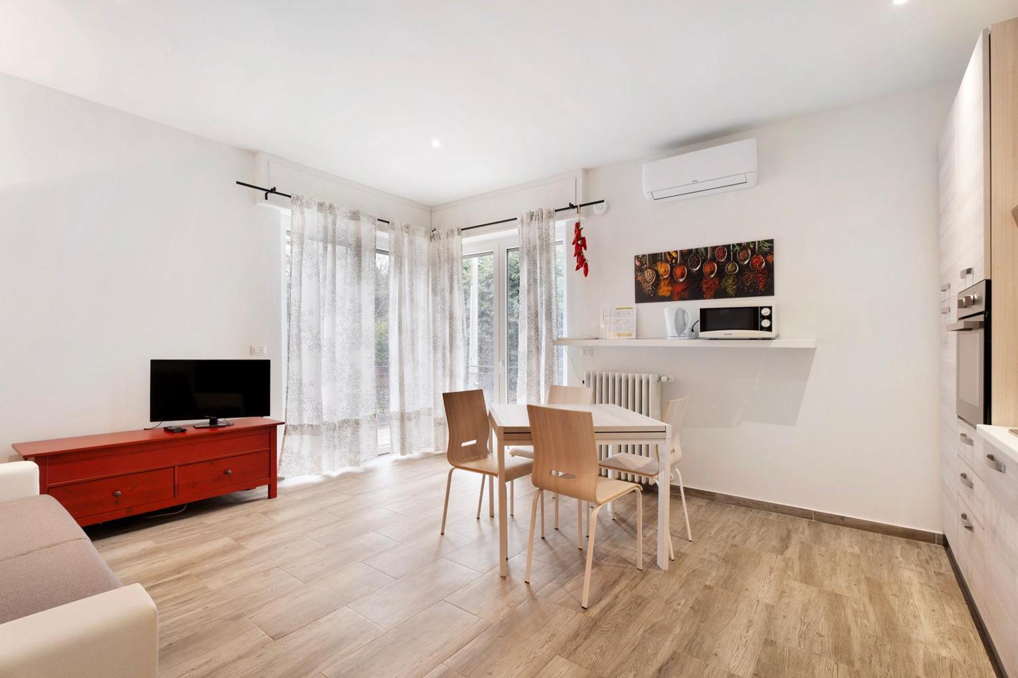 Sweet Home Apartments Peperoncino Arona Dış mekan fotoğraf