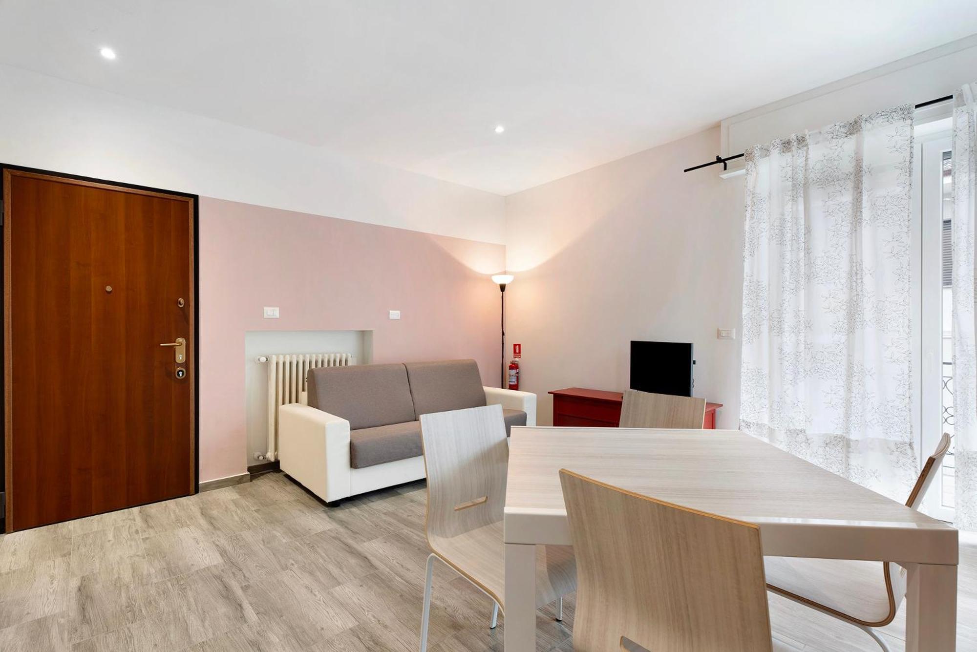 Sweet Home Apartments Peperoncino Arona Dış mekan fotoğraf